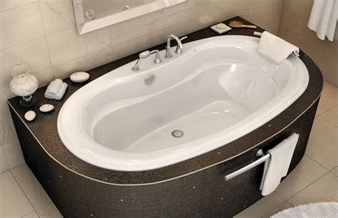 Great deal on this maax pearl whirlpool jet tub. Maax Souvenir Whirlpool, Jet Tub, Jetted Spa Tub, Bathtub