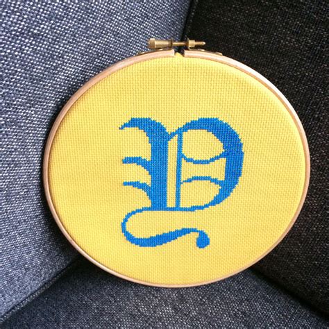 Each basic stitch may have variations and may be combined with other stitches. Free alphabet pattern | Studio Koekoek Modern Cross Stitch