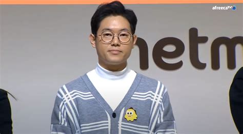 ^ 리즈 경신.컴백 앞둔 여자친구, 컴백 티저 깜짝 공개 (in korean). 포모스 보정없는 감스트 고말숙 행사에서 마주쳤던 순간
