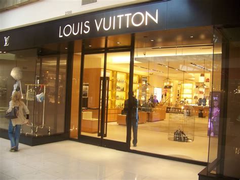 What Department Department Stores Carry Louis Vuitton Handbags Purses