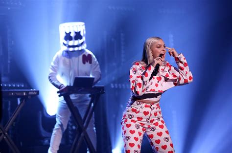 Marshmello And Anne Maries Friends Performance On Fallon Video