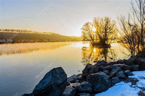 Beautiful Winter Sunrise On The River — Stock Photo