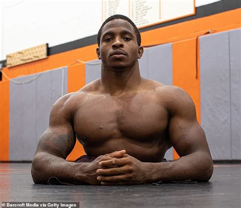 Wrestler Who Was Born Without Legs Is Now A Pro Freestyle Wrestler Daily Mail Online