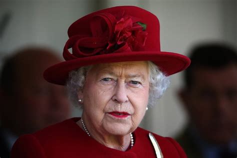 Queen Elizabeth Longest Reign Monarch Shuns Tv Address But Could