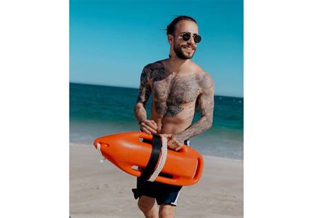 Главное apple music çalma listelerinde yer alıyor. "Para sempre no nosso coração". Diogo Piçarra chora a ...