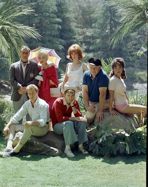 Mary Ann And Ginger Are The Only Surviving Gilligan S Island Cast Members