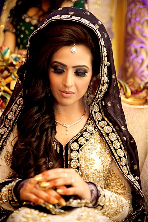 Asian Bride On Her Valima Day In Traditional Makeup
