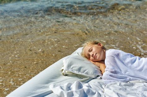 140 Little Girl Sleeping Beach Stock Photos Free And Royalty Free Stock