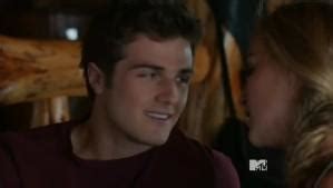 Watch snowfall full episodes online. Critiques Séries : Awkward. Saison 4. Episodes 10 et 11 ...