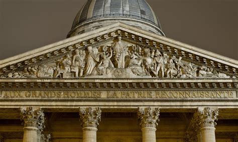 The Inscription Above The Entrance Of Pantheon Reads Aux Grands Hommes