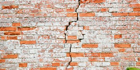 Cracking Walls in Your Home : What Does This Mean? - Building Inspections Darwin