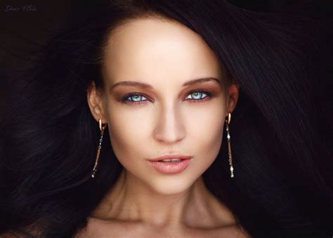 Possibly The Most Beautiful Eyes In The World Most Beautiful Eyes Angelina Gold Earrings Dangle