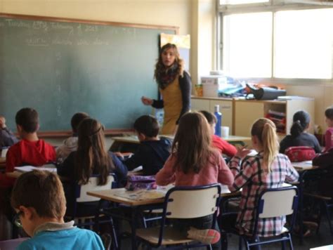 . transformación de la jornada continuada en partida. Pediatras creen que la jornada partida se adapta mejor a ...