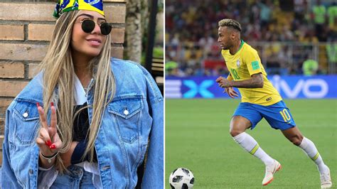 Santos rafaella neymar sister stunning sis sore treat eyes psg hottest jr bombshell brazilian forget meet everything. FIFA World Cup 2018 : Neymar's sister dislocates shoulder ...