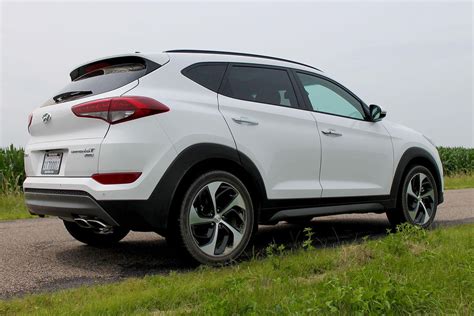 Choose a hyundai tucson 2016 version from the list below to get information about engine specs, horsepower, co2 emissions, fuel consumption, dimensions, tires size, weight and many other facts. 2016 Hyundai Tucson Crossover Review | Digital Trends