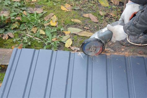 How To Cut Metal Roofing Lengthwise