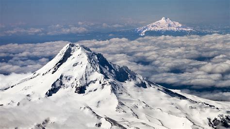 Five Peaks Of The Cascade Volcanic Arc A Majestic Aerial View Of Mt