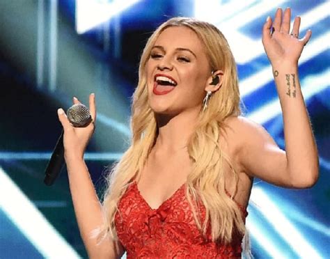 Watch Kelsea Ballerini Needs “some Nuggets” In Hilarious Video Waking