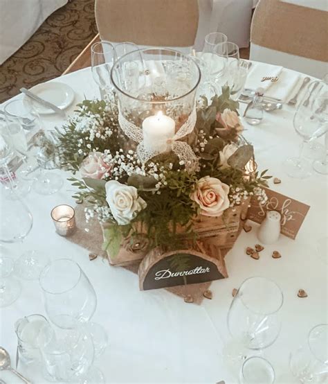 Female flowers appear in a cluster at the peak of the current year's leafy shoots. Flower Box Rustic Box - 3 Tiers Creative