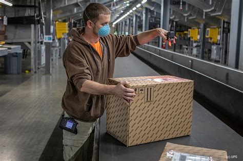 Welcome to the official ups® facebook page. Jetzt auch 72 Mitarbeiter beim Paketdienst UPS infiziert ...