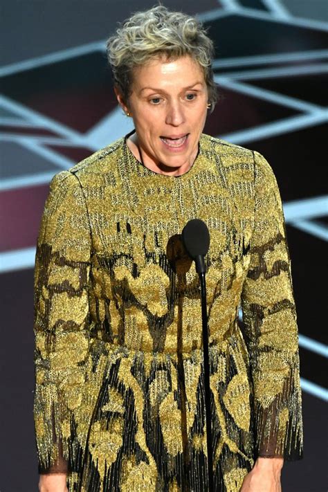 Frances mcdormand avait reçu son premier oscar en 1997 pour son interprétation de marge gunderson, policière à un stade avancé de grossesse dans fargo. Oscars 2018 Red Carpet Report: Frances McDormand's Magic ...