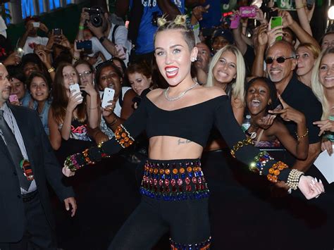 the most outrageous outfits at mtv s video music awards [photos] eleconomista es