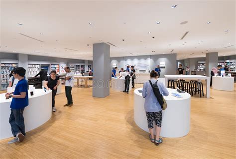 Qcd @ bts by qcd technology(m) sdnbhd. Apple Store In Suria KLCC Mall, Kuala Lumpur Editorial ...