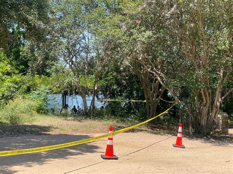 Man Found Dead In Lady Bird Lake Identified By Police Kxan Austin