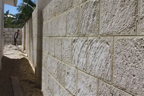 Limestone Walls0044 Limestone Retaining Walls