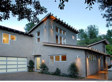 The beverly hills property, which spans six acres of land, was featured on the. Inside Ashton Kutcher's bachelor pad - Home, sweet home (1 ...