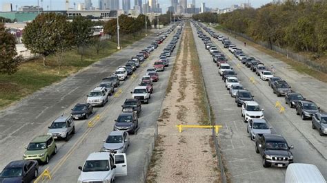 Members (6):wanda hays (branch manager) michael redden. Thousands of cars form lines to collect food in Texas - KVIA