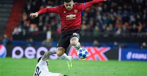 Marcos rojo and boca juniors players storm opposition dressing room in chaotic scenes. Marcos ROJO of Manchester United on Boca Juniors radar ...