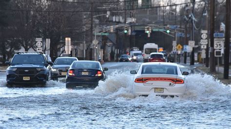 Hundreds Of Thousands Remain Without Power In Flooded Northeast As