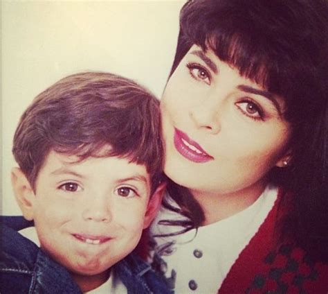 Así Era De Niño José Eduardo Derbez El Hijo De Victoria Ruffo Fama