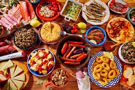 8现代西班牙语课程 第一册 西语a1课程 1 8. 西班牙飲食文化 | JIBAO - 洞悉教材的趨勢