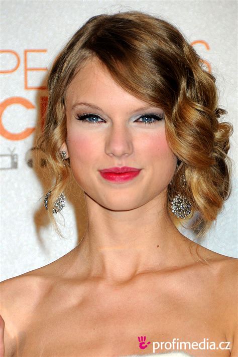 Taylor Swift Hairstyle Easyhairstyler