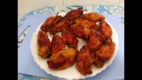 1en un bowl profundo, colocar nuestras alas de pollo ya limpias y condimentar con pimienta de cayena, paprika, pimentón dulce, salsa de soja, ajo rallado, unas cdas de yogur natural, sal y pimienta. alitas de pollo fritas - YouTube