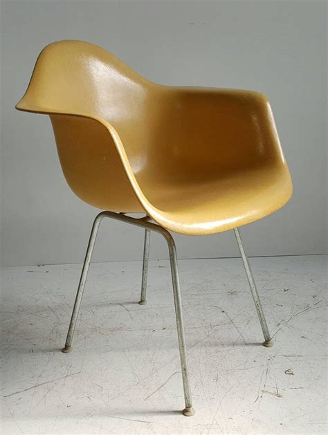 Charles And Ray Eames Arm Shell Chair Classic Mid Century Modern At