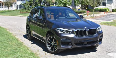Noul bmw x3 xdrive 30e este un suv îndeajuns de încăpător pentru toată familia, cu confort excelent atât în oraș, cât și la drum întins, cu finisaje excelente la interior și cu posibilitatea de a funcționa fără să toate detaliile despre noul x3 le găsiți în clipul de mai jos realizat de eblogauto.ro. The 2020 BMW X3 xDrive30e Plug-in Hybrid Review