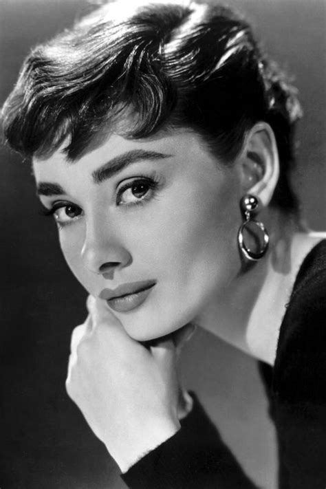 【vogue Girl】ファッション・ビューティ・カルチャーのリアルな最新トレンドが満載のデジタルマガジン Audrey Hepburn Photos Audrey Hepburn