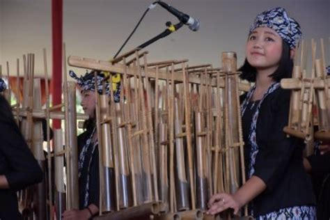 Mengenal Awal Mula Adanya Alat Musik Tradisional Angklung Riau24 Com