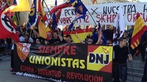 Unas 300 personas en la manifestación de ultraderecha Faro de Vigo