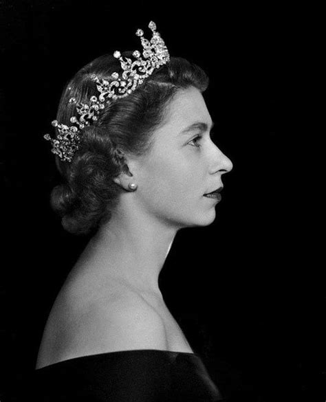 Hat englands aufstieg zur weltmacht begründet. Die besten 25+ Elizabeth ii Ideen auf Pinterest | Königin ...