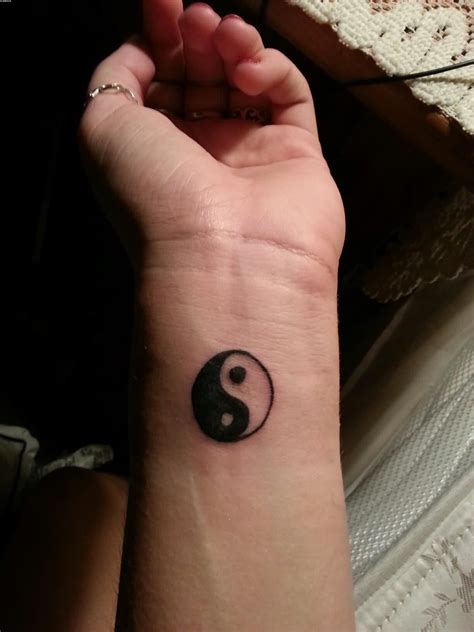 39 Dazzling Yin Yang Wrist Tattoos