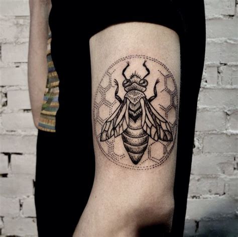 40 Buzzin Bee Tattoo Designs And Ideas Tattooblend