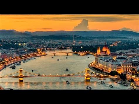 Hungria é um país da europa central , sem saída para o mar, com população de cerca de 10 milhões de habitantes, cuja capital é budapeste. Budapeste Hungria, imagens noturnas, imagens aéreas - YouTube