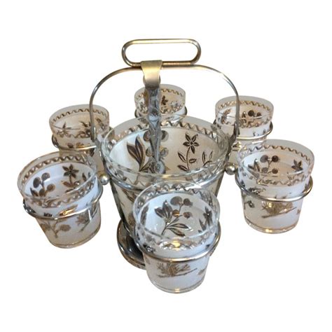 Round dining table top have elegant design and modern look. Mid-Century Modern Glasses and Chrome Ice Bucket - 9 Piece ...