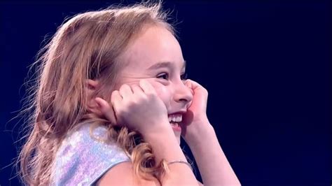 Ukrainian Girl Who Went Viral For Singing Let It Go Surprised By Frozen Cast Itv News