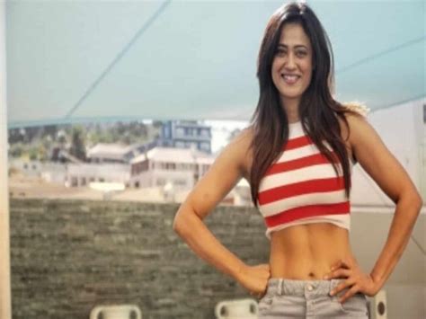 shweta tiwari flaunts perfect abs in new photo op the siasat daily archive