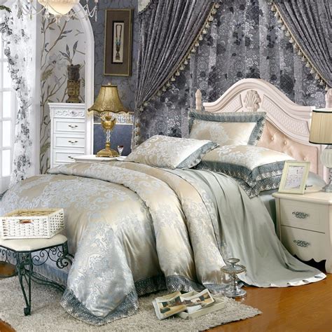 Hot Sale Gold Silver Jacquard Luxury Bedding Set Queenking Size Stain